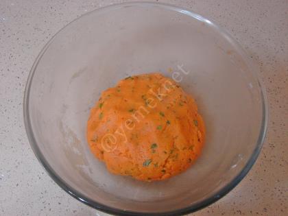 Peynirli Salçalı Poğaça