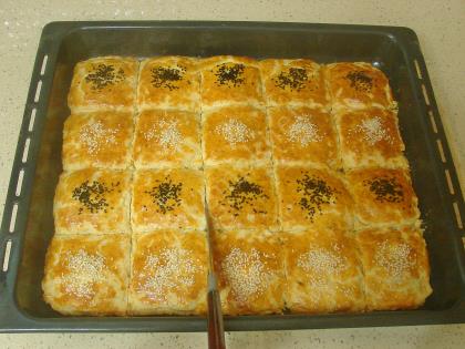 Mayasız Tepsi Poğaçası