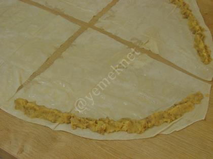 Patatesli Kıymalı Börek