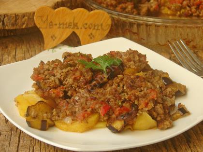 Patlıcanlı Patatesli Musakka