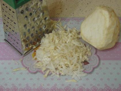 Tavuklu Kereviz Salatası