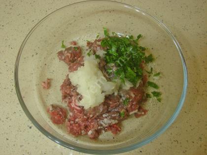 Tencerede Köfteli Karnabahar Yemeği