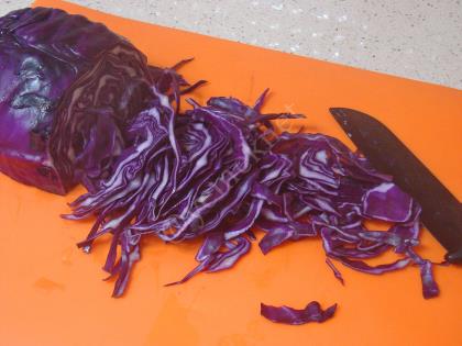 Yoğurtlu Mor Lahana Salatası