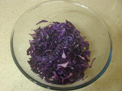 Yoğurtlu Mor Lahana Salatası
