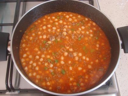 Kıymalı Nohut Yemeği