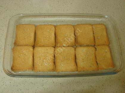 Muhallebili Etimek Tatlısı