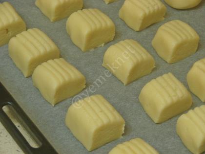 Ağızda Dağılan Un Kurabiyesi