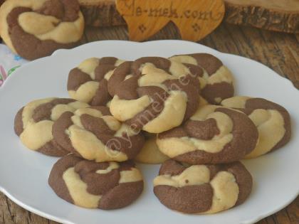 İki Renkli Burgu Kurabiye