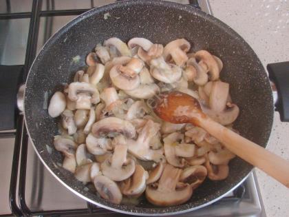 Ispanaklı Mantarlı Yumurta