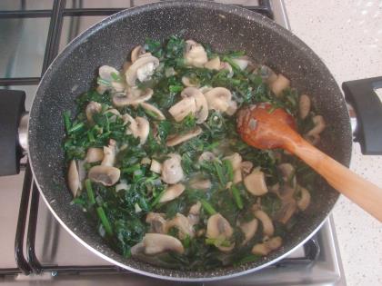 Ispanaklı Mantarlı Yumurta