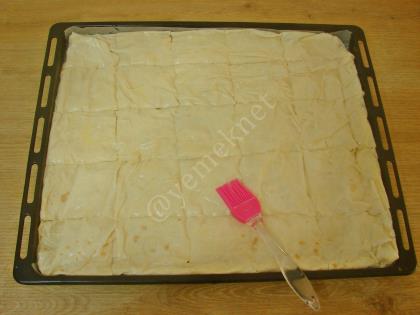 Hazır Yufkadan Kıymalı Börek