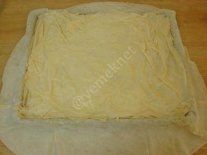 Hazır Yufkadan Kıymalı Börek