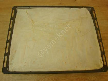 Hazır Yufkadan Kıymalı Börek