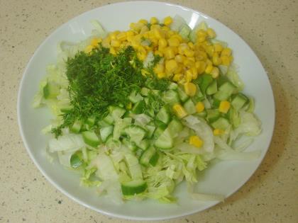 Yoğurtlu Marul Salatası