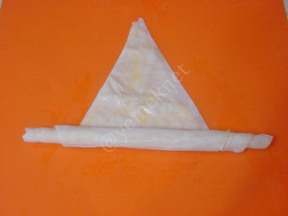 Beşamel Soslu Ispanaklı Kıymalı Börek