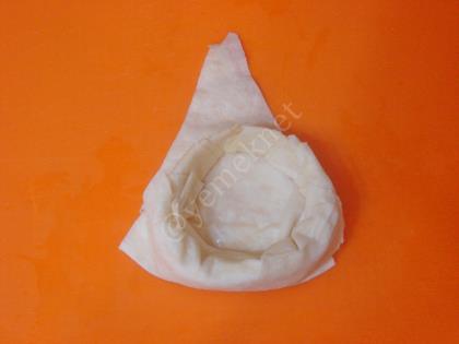 Beşamel Soslu Ispanaklı Kıymalı Börek