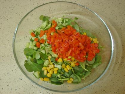 Kolay Yoğurtlu Semizotu Salatası