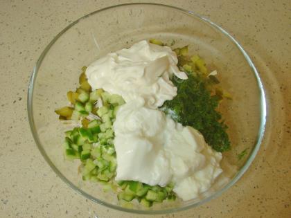 Mayonezli Tavuk Salatası