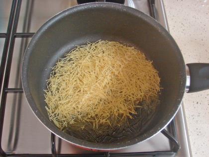 Tel Şehriyeli Yoğurt Çorbası