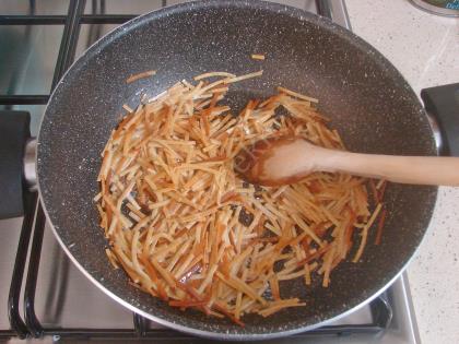 Yoğurtlu Mercimekli Erişte Salatası