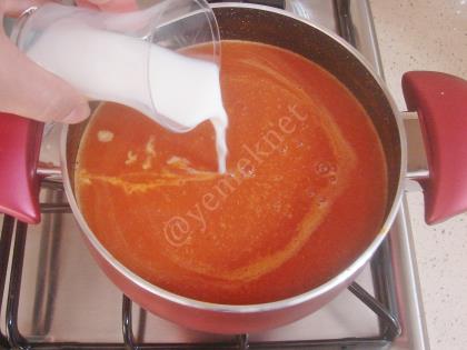 Lokanta Usulü Domates Çorbası