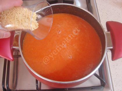 Şehriyeli Domates Çorbası