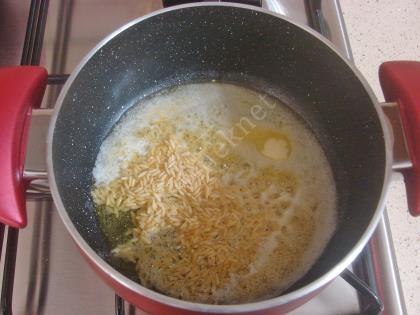 Arpa Şehriyeli Bulgur Pilavı