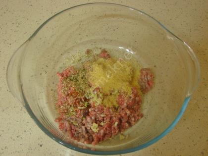 Köfteli Bezelye Yemeği