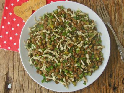 Tavuklu Mercimek Salatası