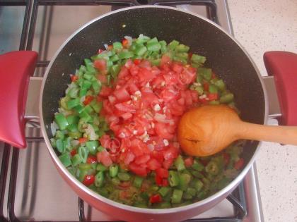 Taze Fasulyeli Bulgur Pilavı