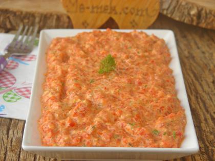 Yoğurtlu Kırmızı Biber Mezesi