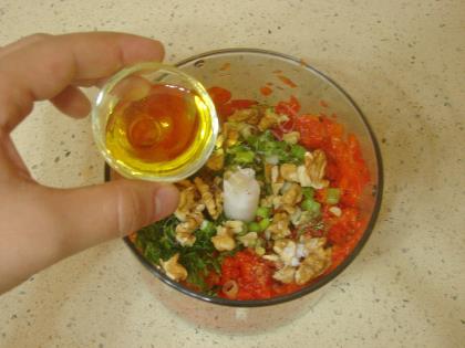 Yoğurtlu Kırmızı Biber Mezesi