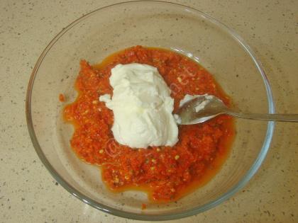 Yoğurtlu Kırmızı Biber Mezesi