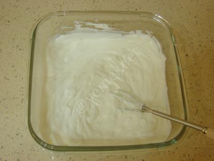 Süzme Yoğurtlu Salata