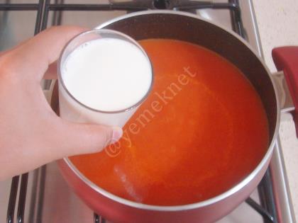 Sütlü Domates Çorbası