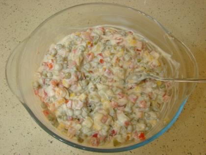 Yoğurtlu Garnitür Salatası