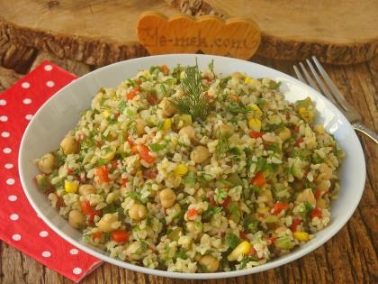 Nohutlu Bulgur Salatası