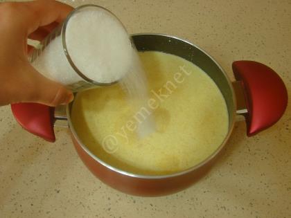 Çikolata Soslu İrmik Tatlısı