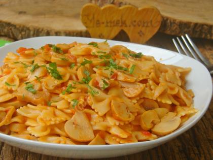 Domatesli Mantarlı Makarna