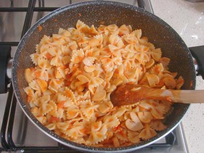 Domatesli Mantarlı Makarna