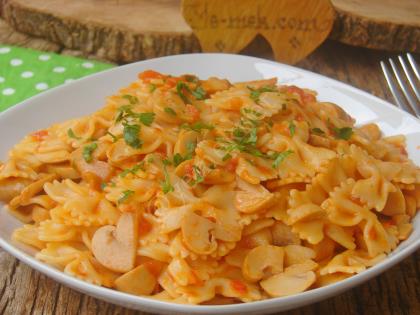 Domatesli Mantarlı Makarna