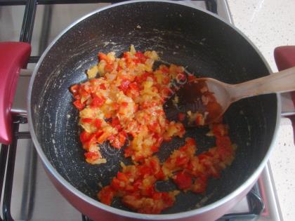 Kırmızı Biberli Mantar Çorbası