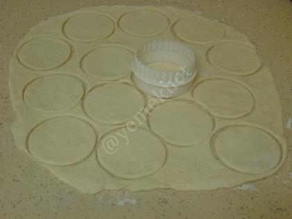 Üç Malzemeli Mayasız Pişi