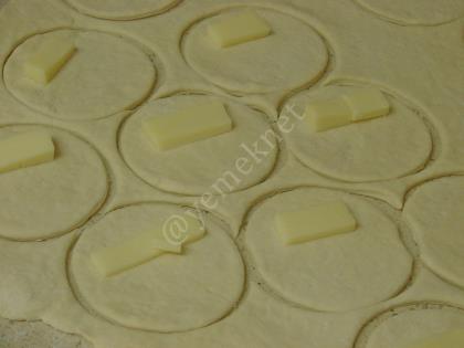 Üç Malzemeli Mayasız Pişi