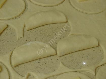 Üç Malzemeli Mayasız Pişi