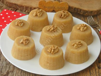 Unlu İrmik Helvası