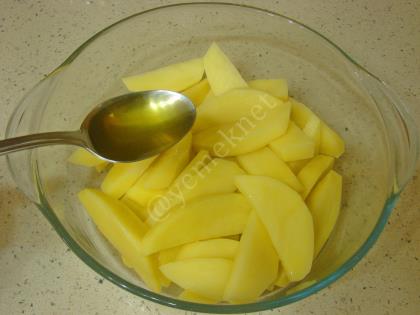 Fırında Mısır Unlu Patates Kızartması