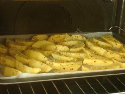 Fırında Mısır Unlu Patates Kızartması