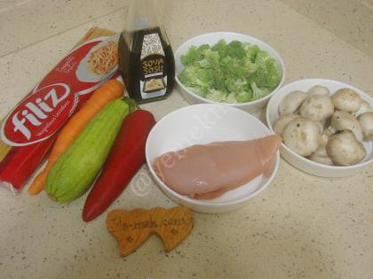 Sebzeli Tavuklu Makarna