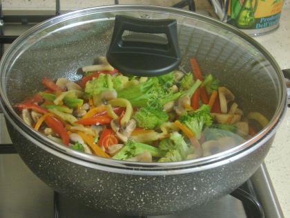 Sebzeli Tavuklu Makarna